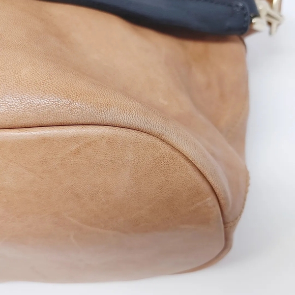 Givenchy Authentic Nightingale Large Bag - Picture 10 of 12